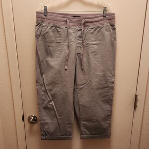 Lee Women's Gray Capris